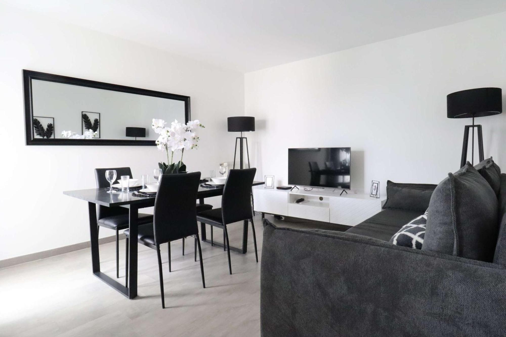 Frenchy By Plaza Apartment Сери Екстериор снимка